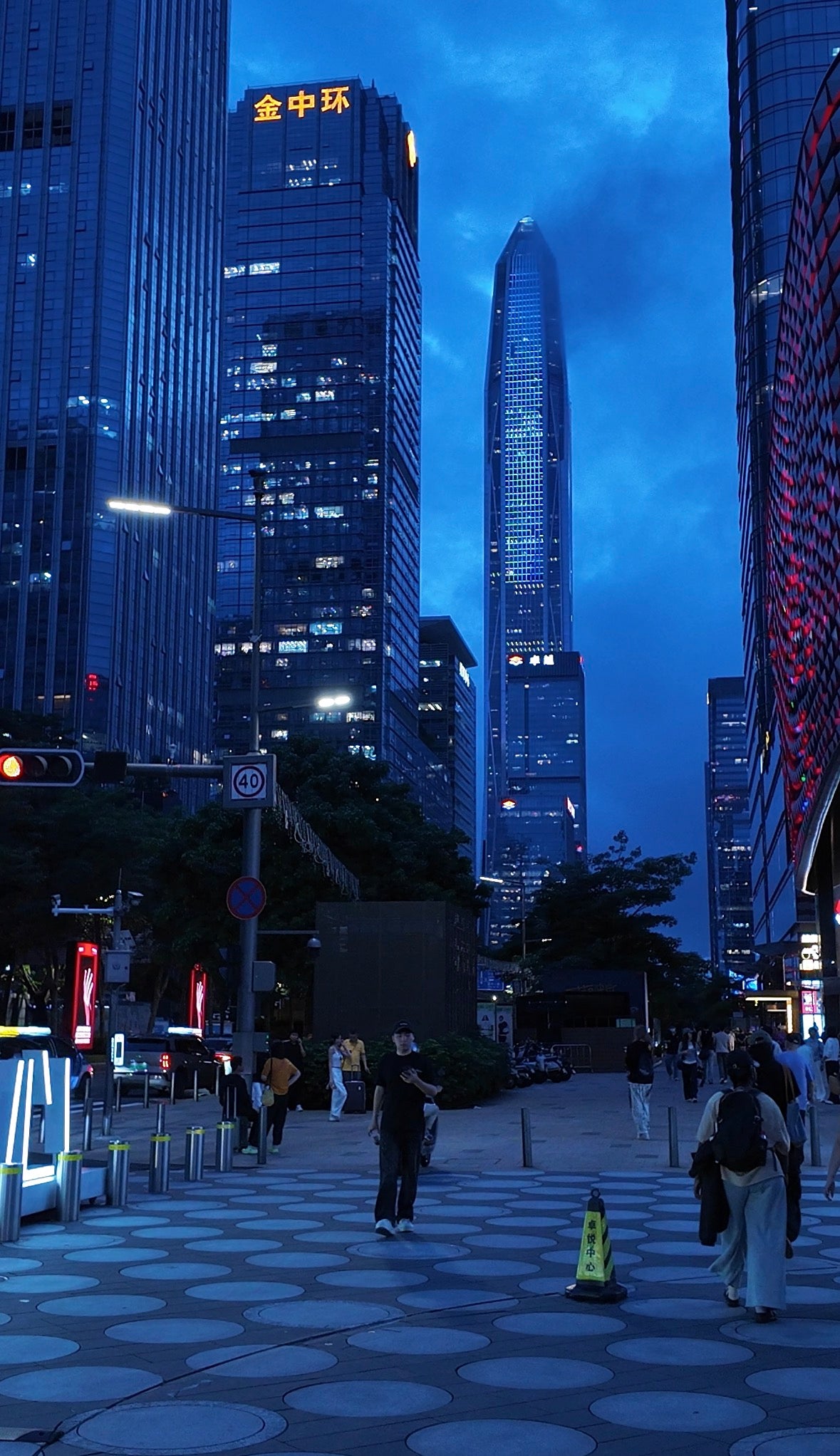 China Night Travel Guide — Shenzhen, Chongqing & Guangzhou